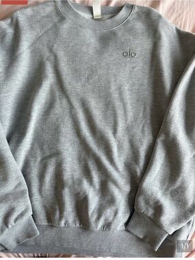 ALO Yoga women Light Gray Crewneck Sweatshirt